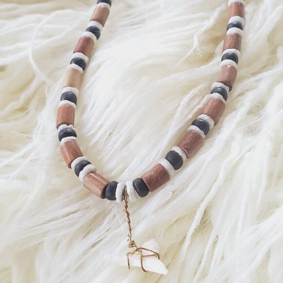 Men's Necklace. Brown Coco White 2 Black Heishe Puka Wooden Necklace. 🌴 - Picture 4 of 6